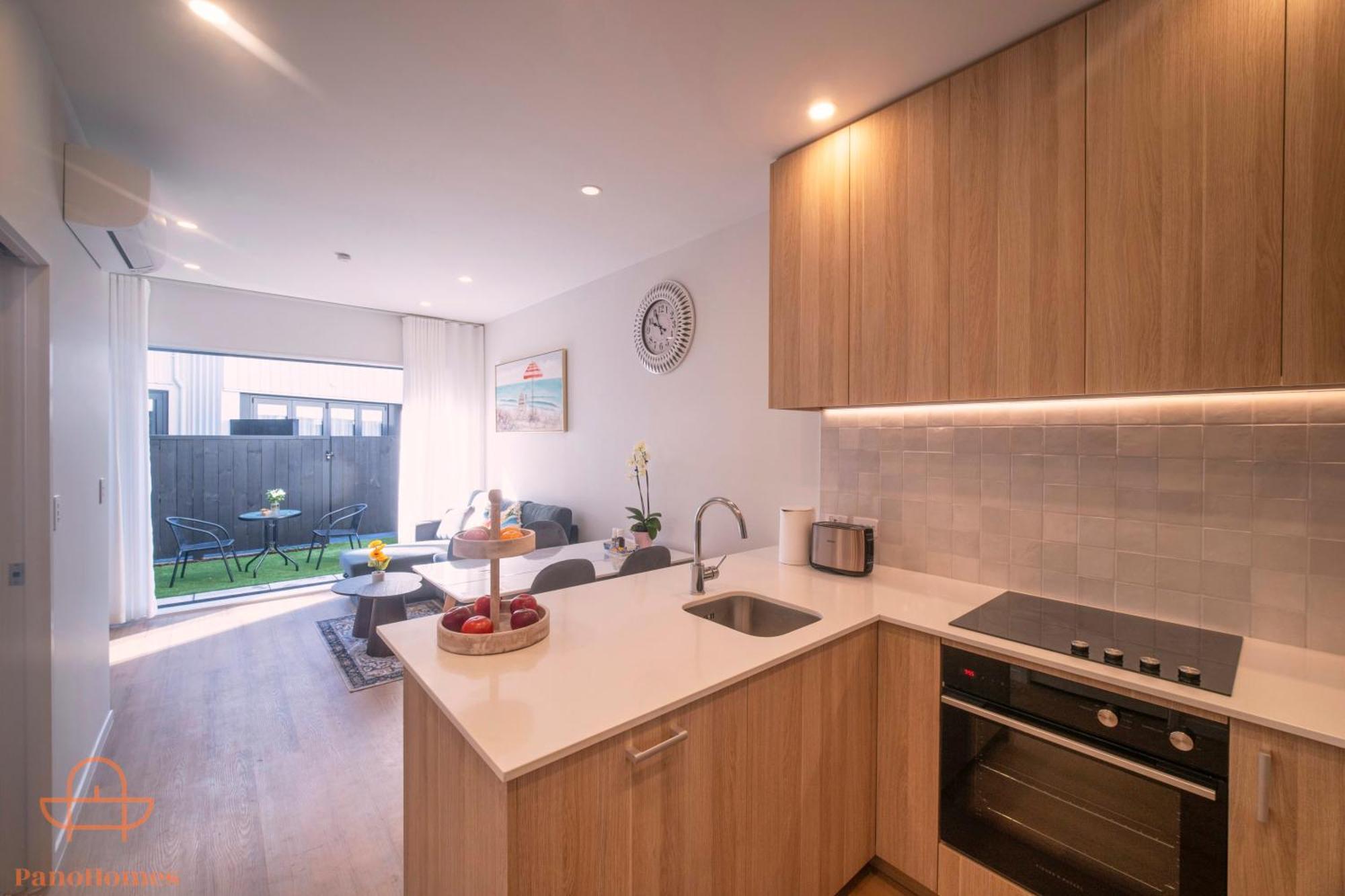 Modern Townhouse Close To City With Full Kitchen - Ellerslie Оукланд Екстериор снимка